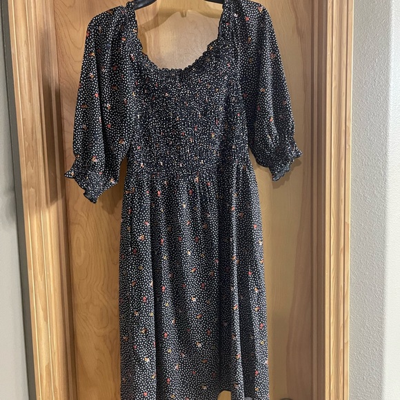 Suzanne Betro Navy Floral Smock-bodice midi dress. Size small. - Picture 4 of 5